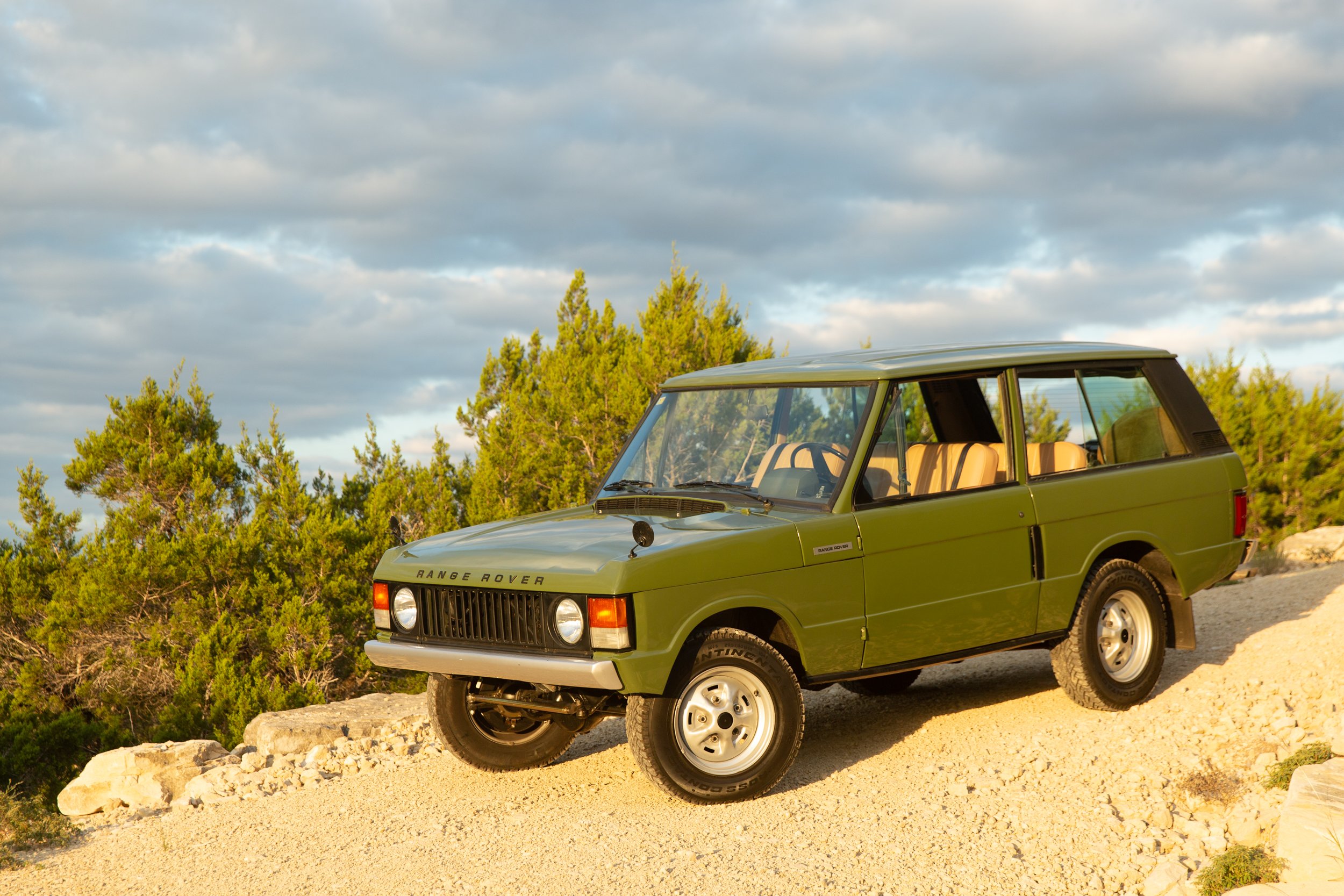 Dutch Safari Co. — 1975 Land Rover Range Rover Classic Suffix D